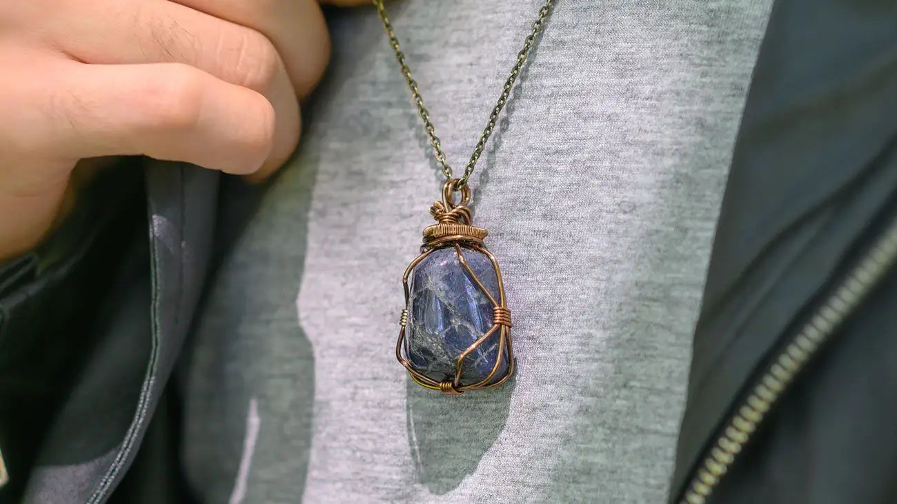 Meaning of Sapphire Crystal - History and Healing Properties of September Birthstone